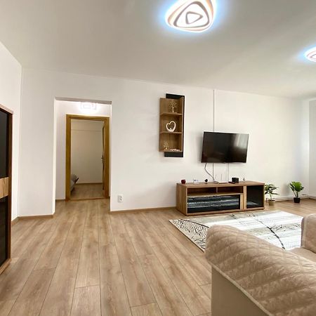 Kronstadt Apartment - Pet Friendly Μπρασόβ Εξωτερικό φωτογραφία