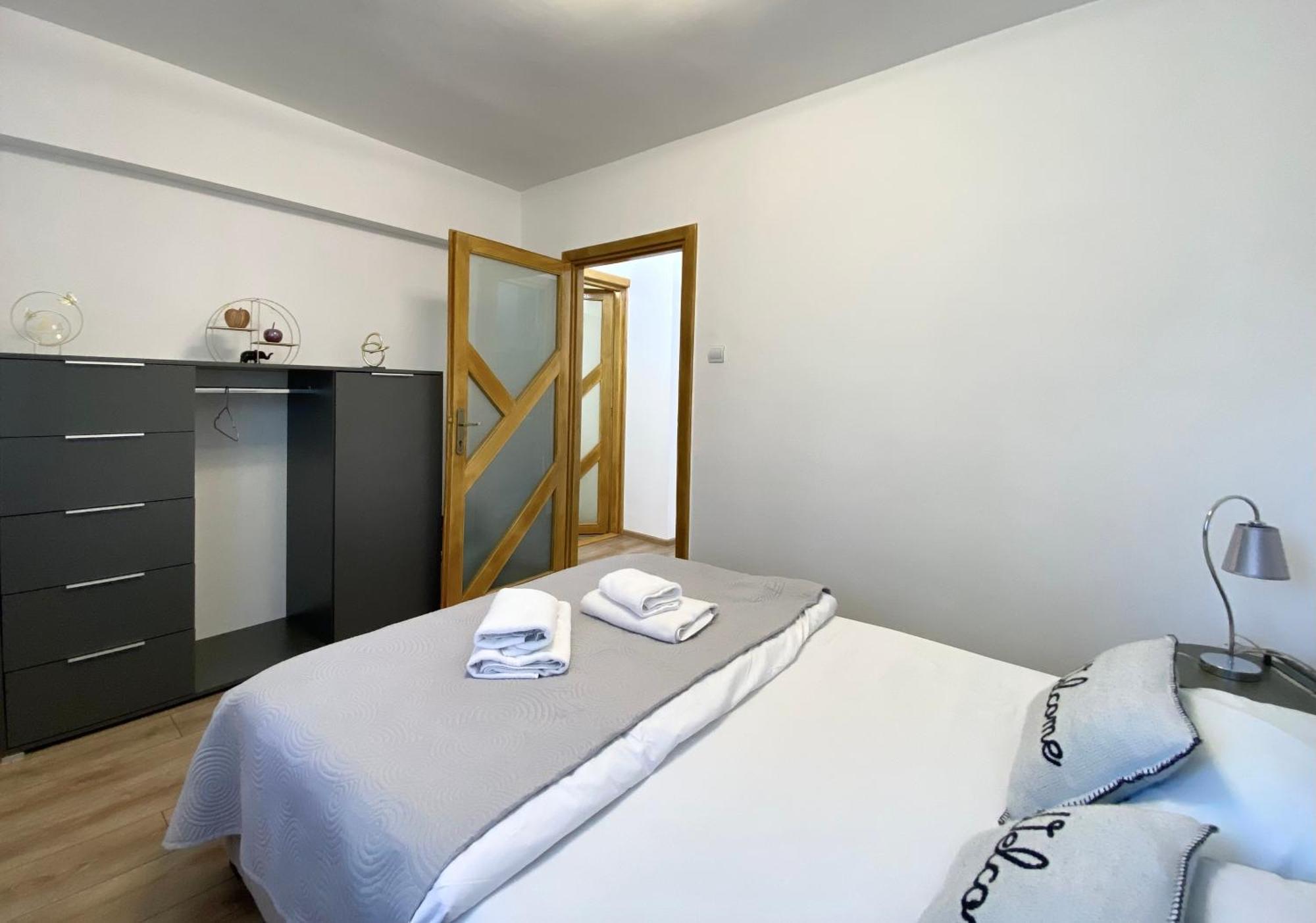 Kronstadt Apartment - Pet Friendly Μπρασόβ Εξωτερικό φωτογραφία