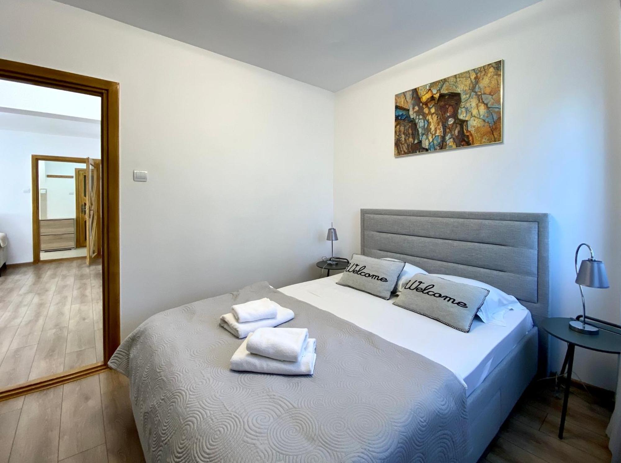 Kronstadt Apartment - Pet Friendly Μπρασόβ Εξωτερικό φωτογραφία