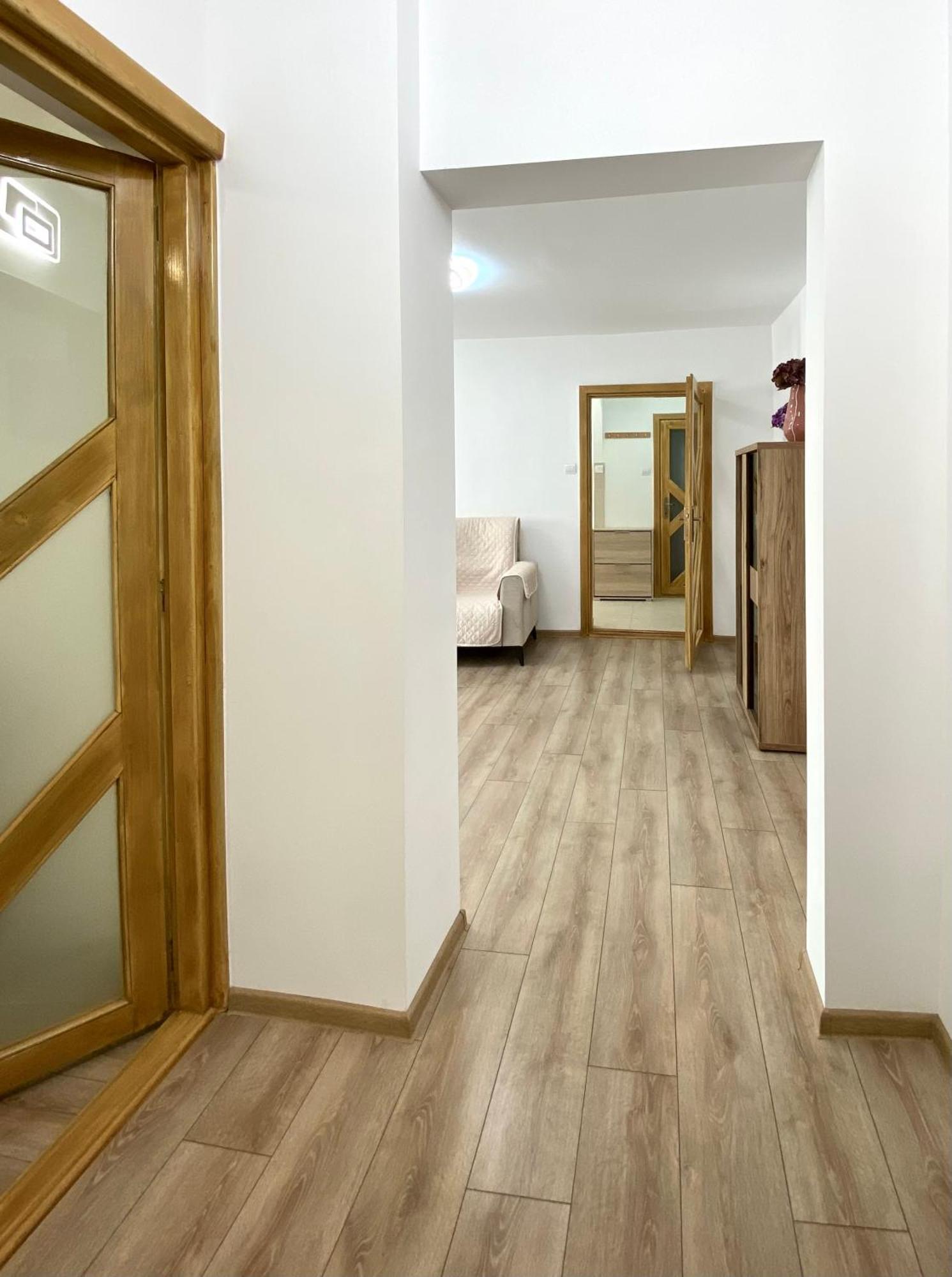 Kronstadt Apartment - Pet Friendly Μπρασόβ Εξωτερικό φωτογραφία